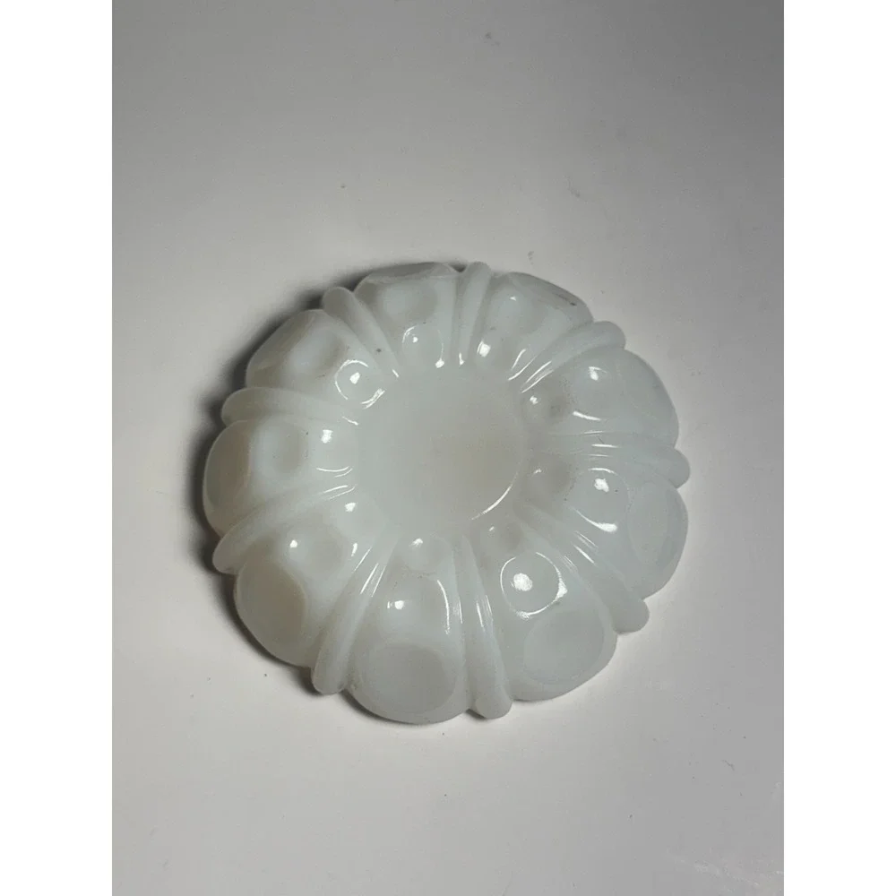 Anchor‎ Hocking Milk White Glass Ash Tray / Trinket Dish 5.25